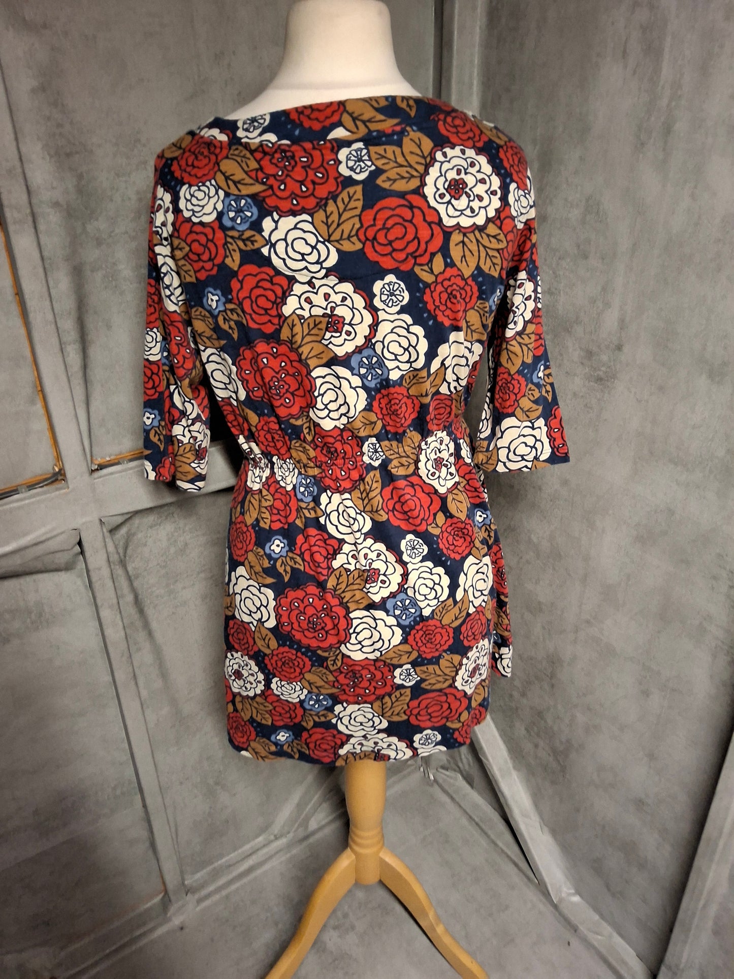Weird Fish Navy Red & White Floral Tunic Top – Size 14 – ¾ Sleeve Cotton Modal
