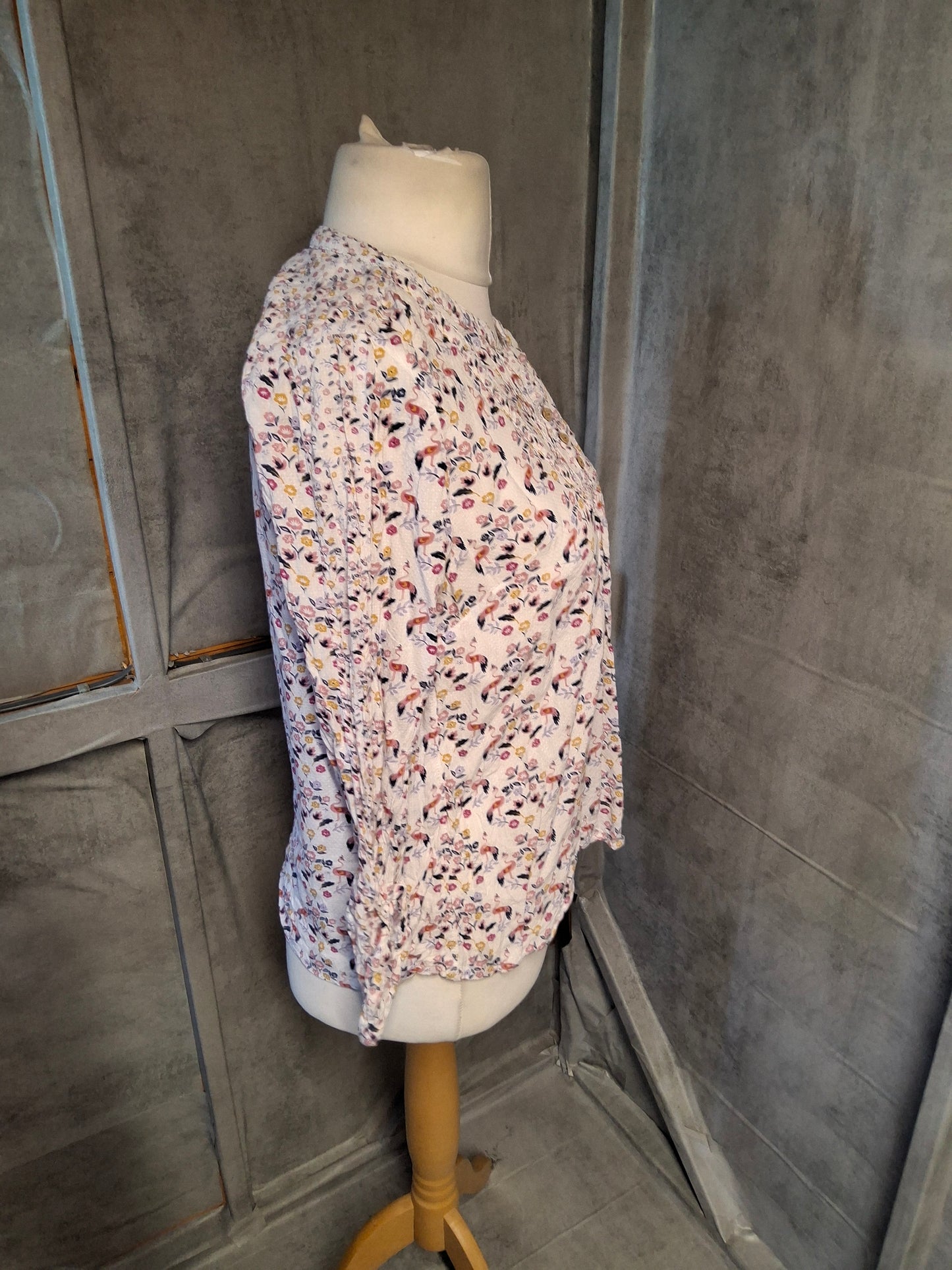 Mantaray White Floral & Flamingo Print Blouse – Size 14 – 100% Viscose