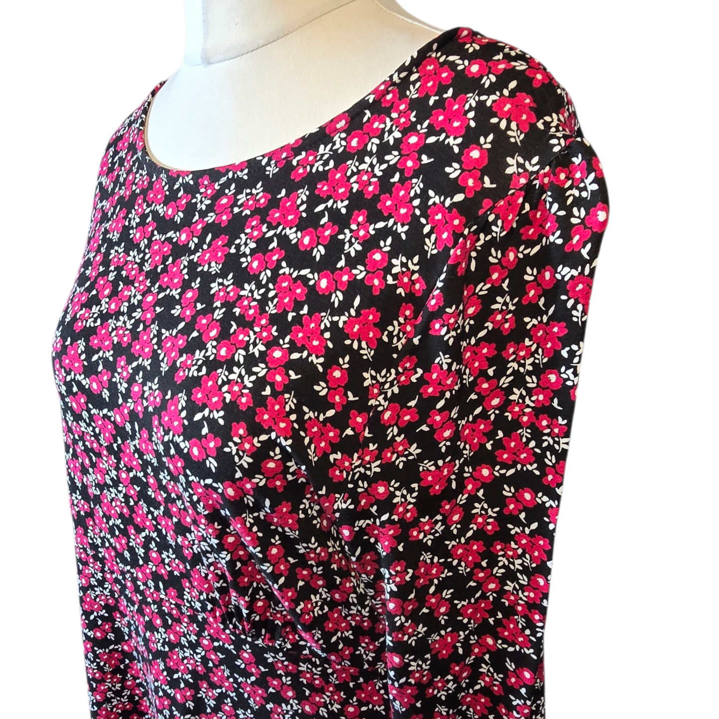 Peacocks Black & Pink Floral Knee Length Dress – Size 16 – ¾ Sleeves, Viscose