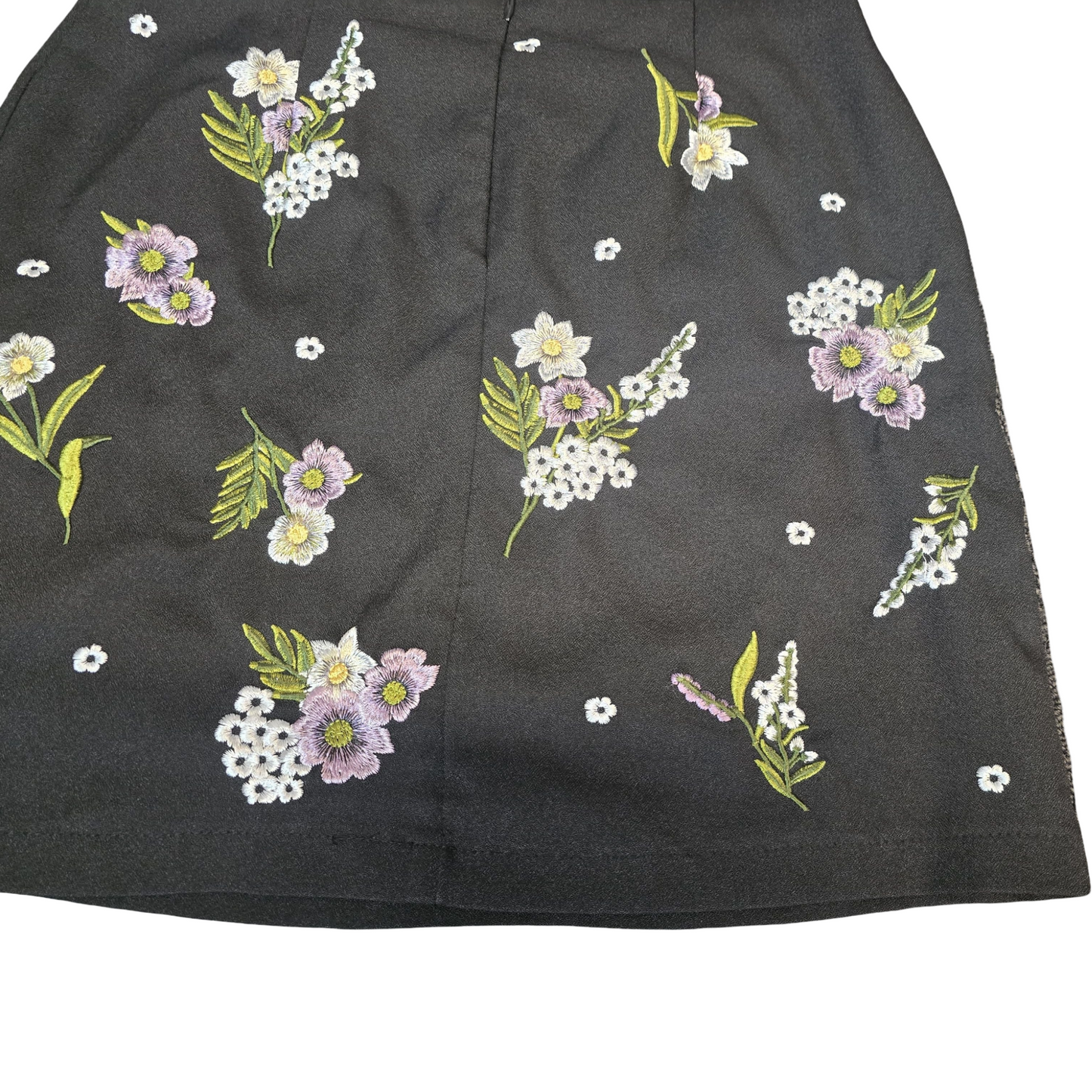 New Look Black Embroidered Floral Mini Skirt – Size 8 – Fully Lined
