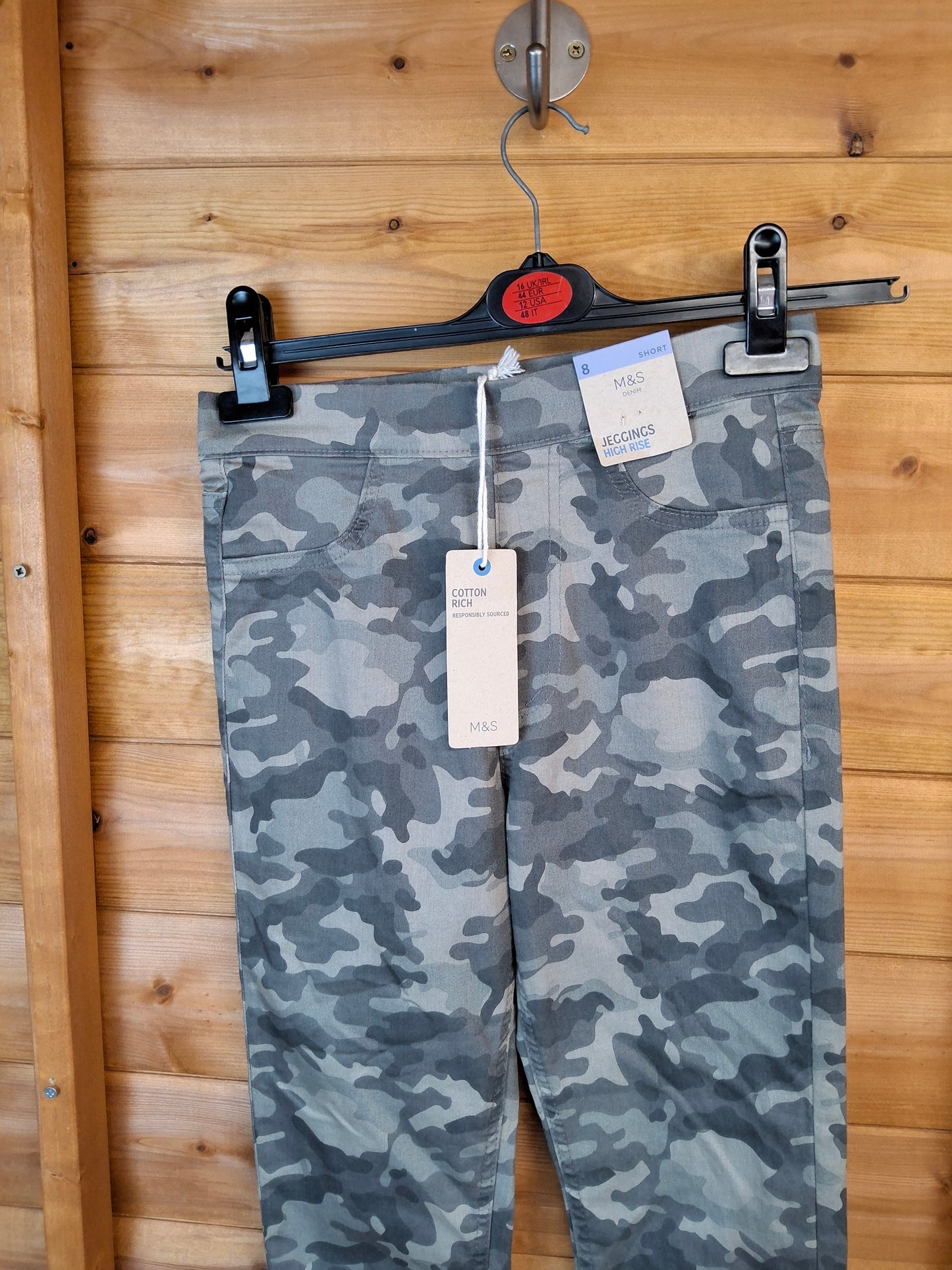 M&S Khaki Camo Jeggings – Size 8 Short – NWT Pull-On Style