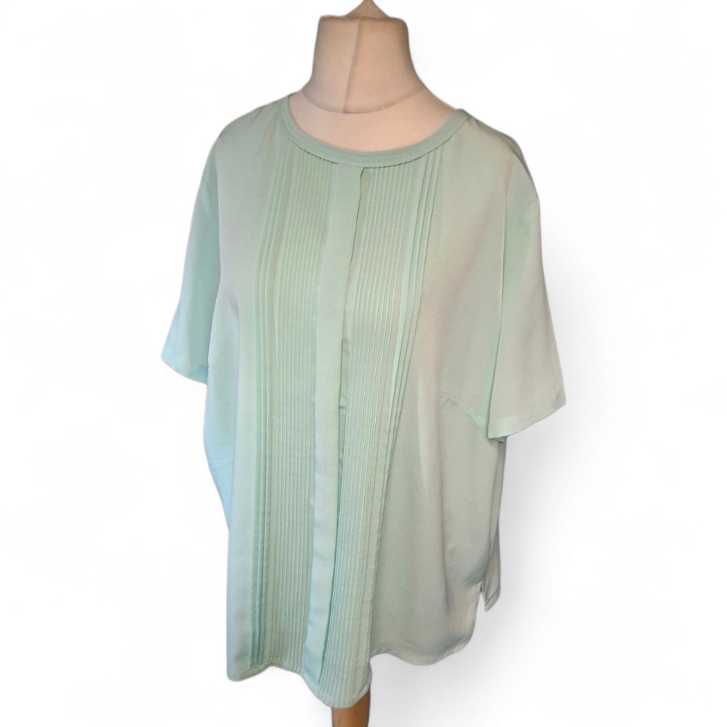 Victoria Layne Mint Green Blouse – Size 24 – Pintuck Front – 100% Polyester
