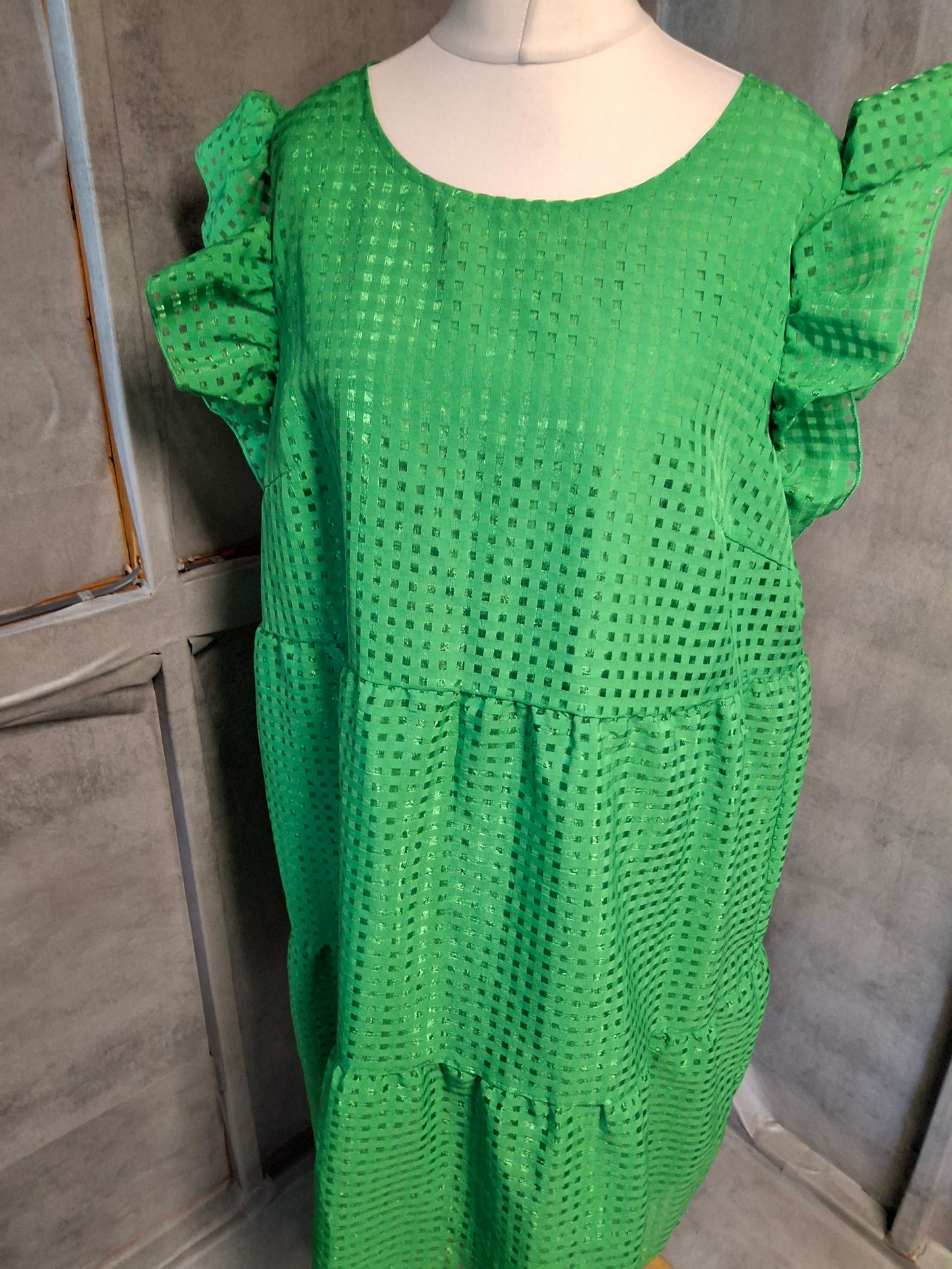 Shein Curve Green Frill Sleeve Midi Dress – Size 2XL (UK size 18/20)