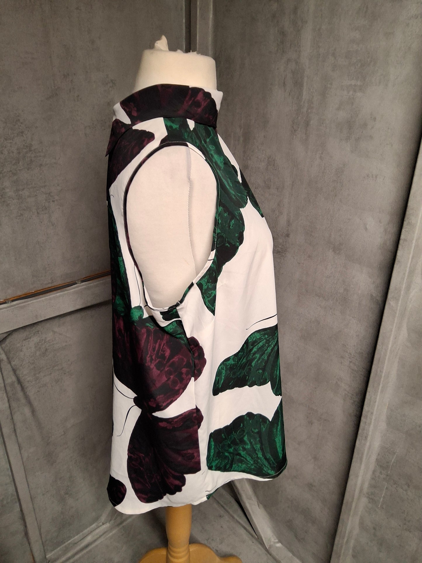 Next Size 18 Sleeveless Butterfly Print Top – High Neck & Zip Back – White, Green & Purple