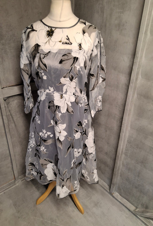 Iminoaru Grey Sheer Floral Midi Dress – Size XL (UK 14) – Drama Without the Effort