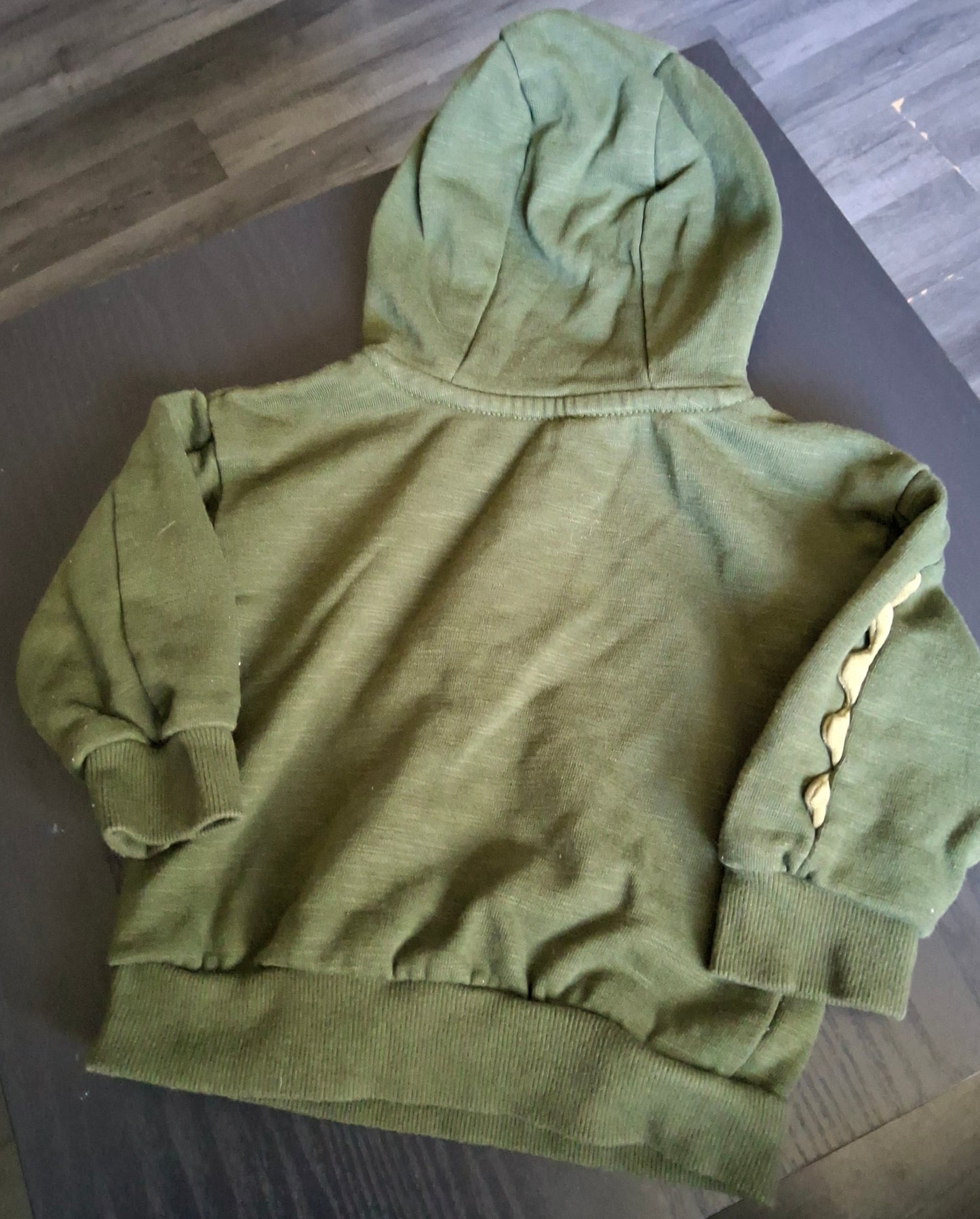 Primark Green Dinosaur Hoodie – Boys 9–12 Months – Cotton Blend