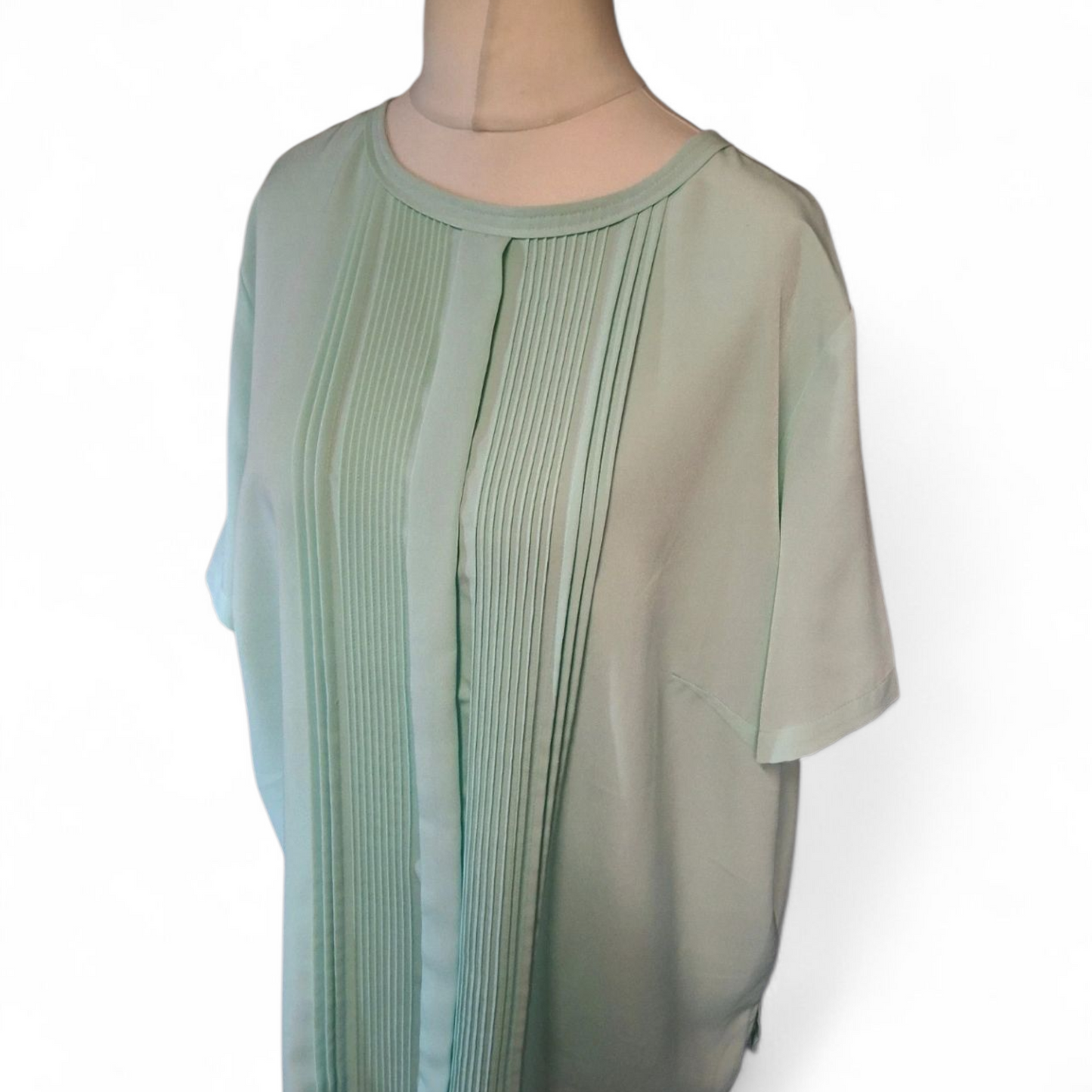 Victoria Layne Mint Green Blouse – Size 24 – Pintuck Front – 100% Polyester