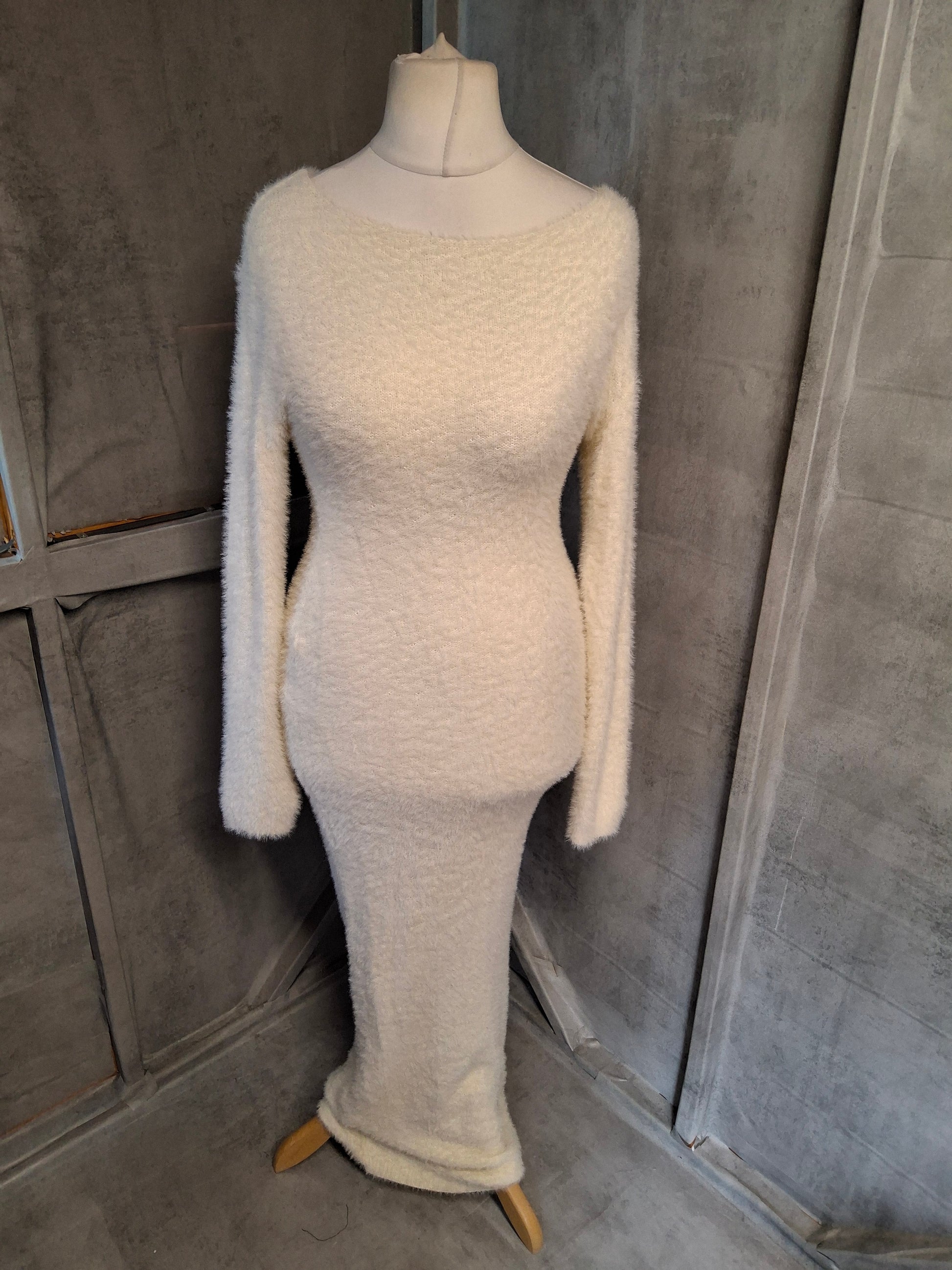 PLT White Fluffy Knit Maxi Dress – Size L (UK 12) – NWT Cosy Bodycon
