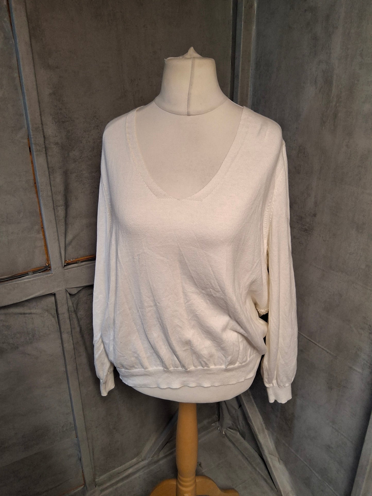 M&S Cream Cotton Jumper – Size 22 – Lace Back Detail