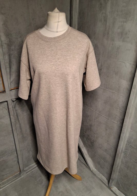 H&M Beige Oversized Jumper Dress – Short Sleeves – EUR XS (UK 8/10)