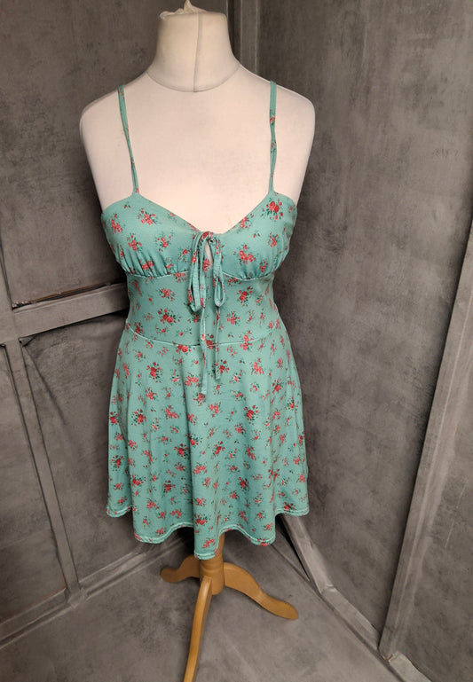 PrettyLittleThing Green Floral Mini Dress – Size 10/12