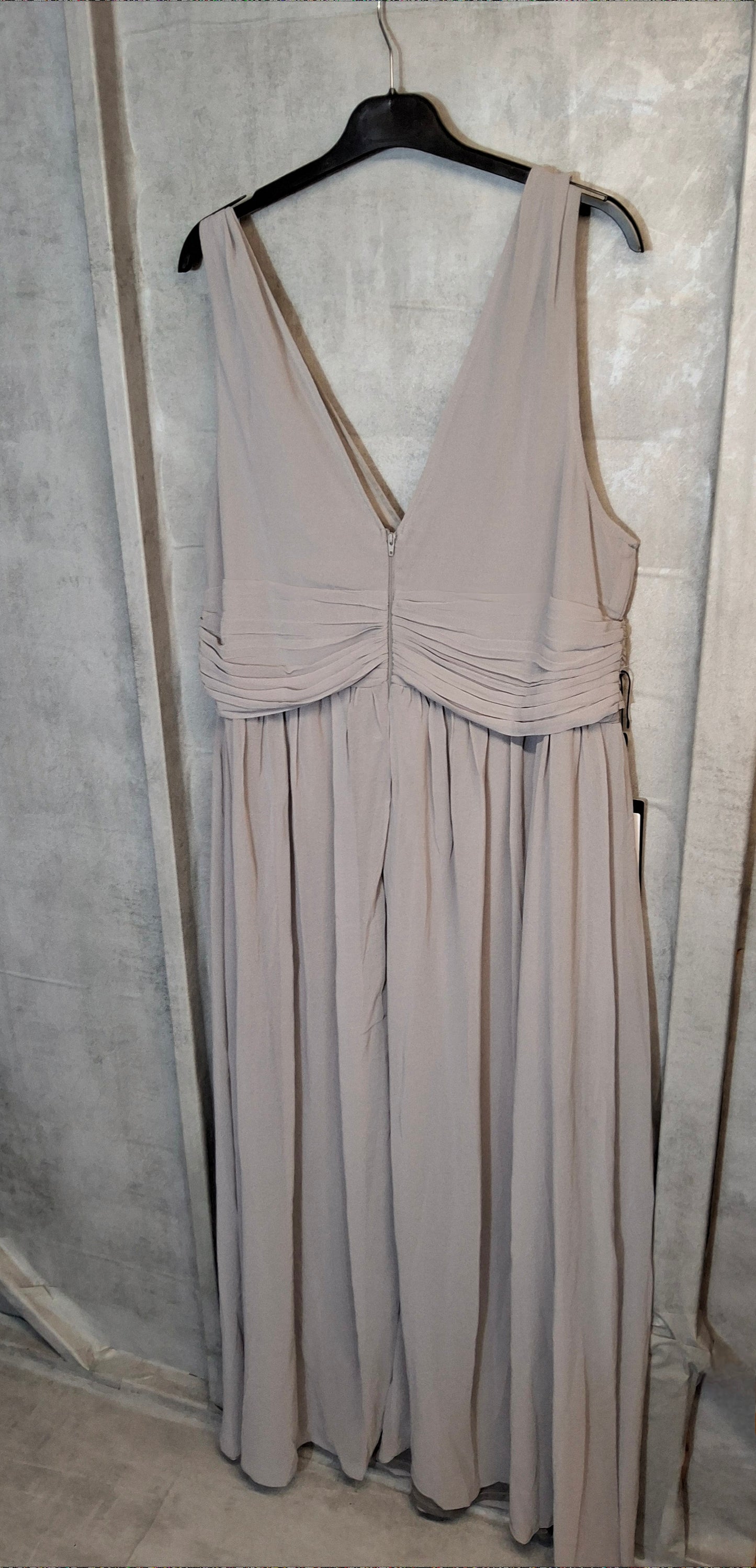Ever pretty Light Grey Long Sleeveless Formal Bridesmaid Lined Dress New Size 26