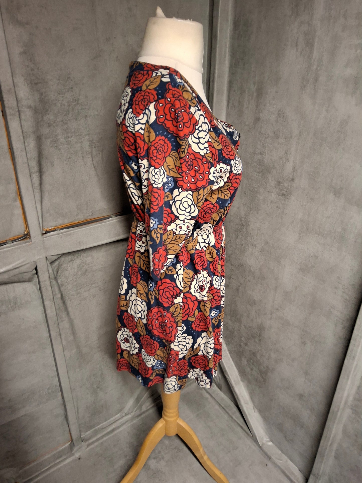 Weird Fish Navy Red & White Floral Tunic Top – Size 14 – ¾ Sleeve Cotton Modal