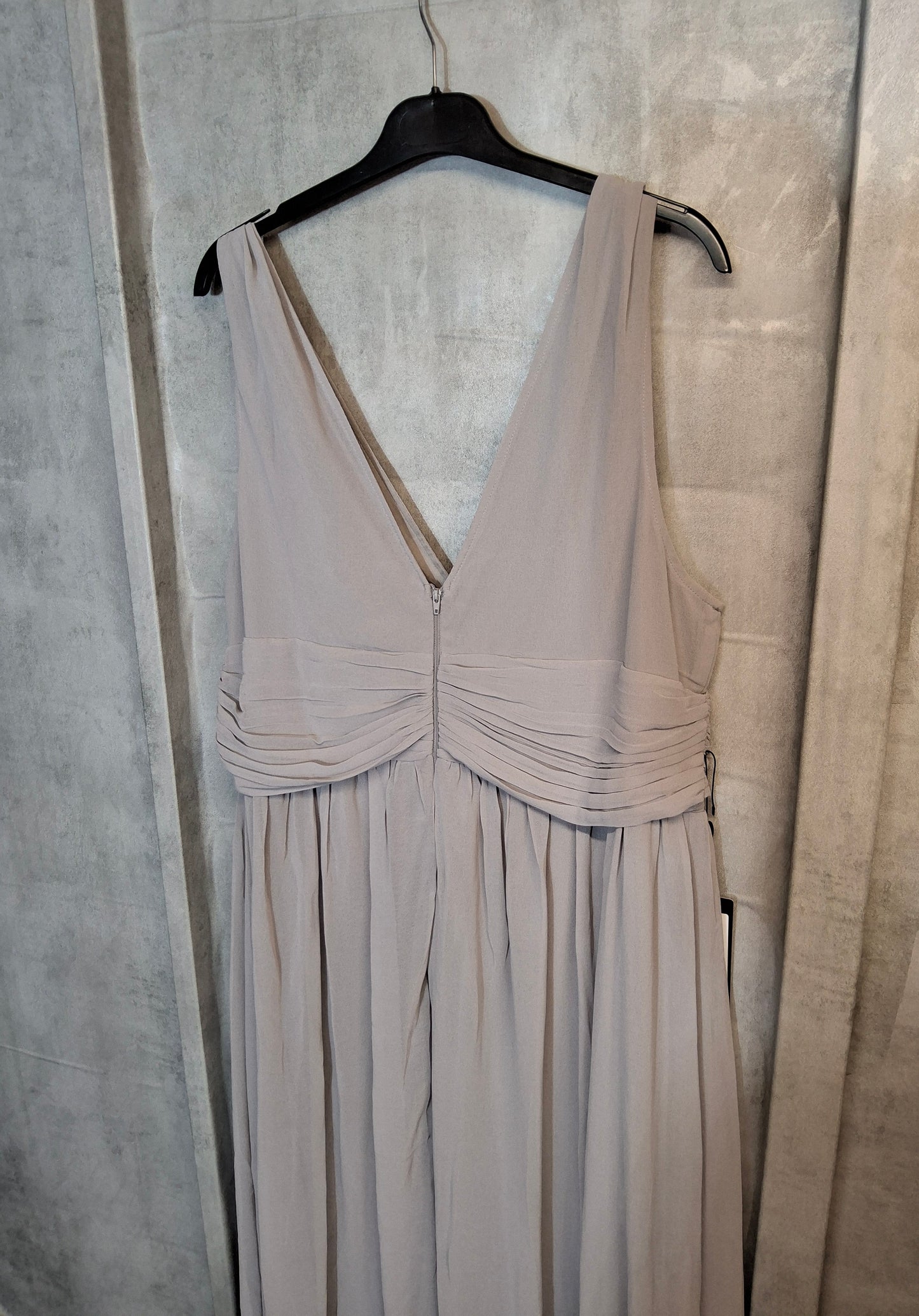 Ever pretty Light Grey Long Sleeveless Formal Bridesmaid Lined Dress New Size 26
