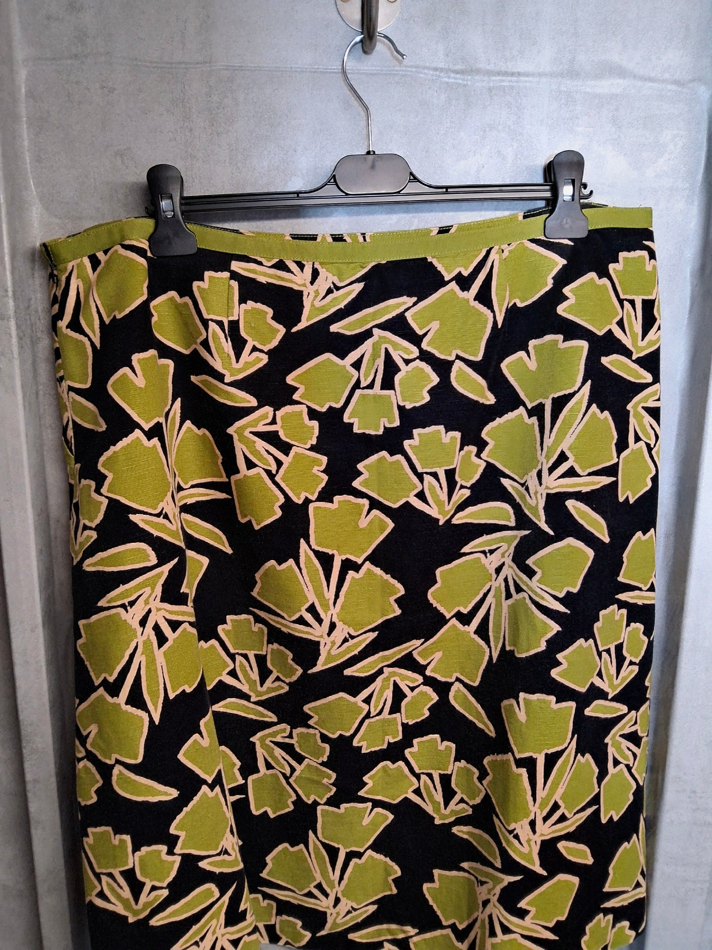 Laura Ashley Black & Green Floral Midi Skirt – Size 20 – Linen Blend