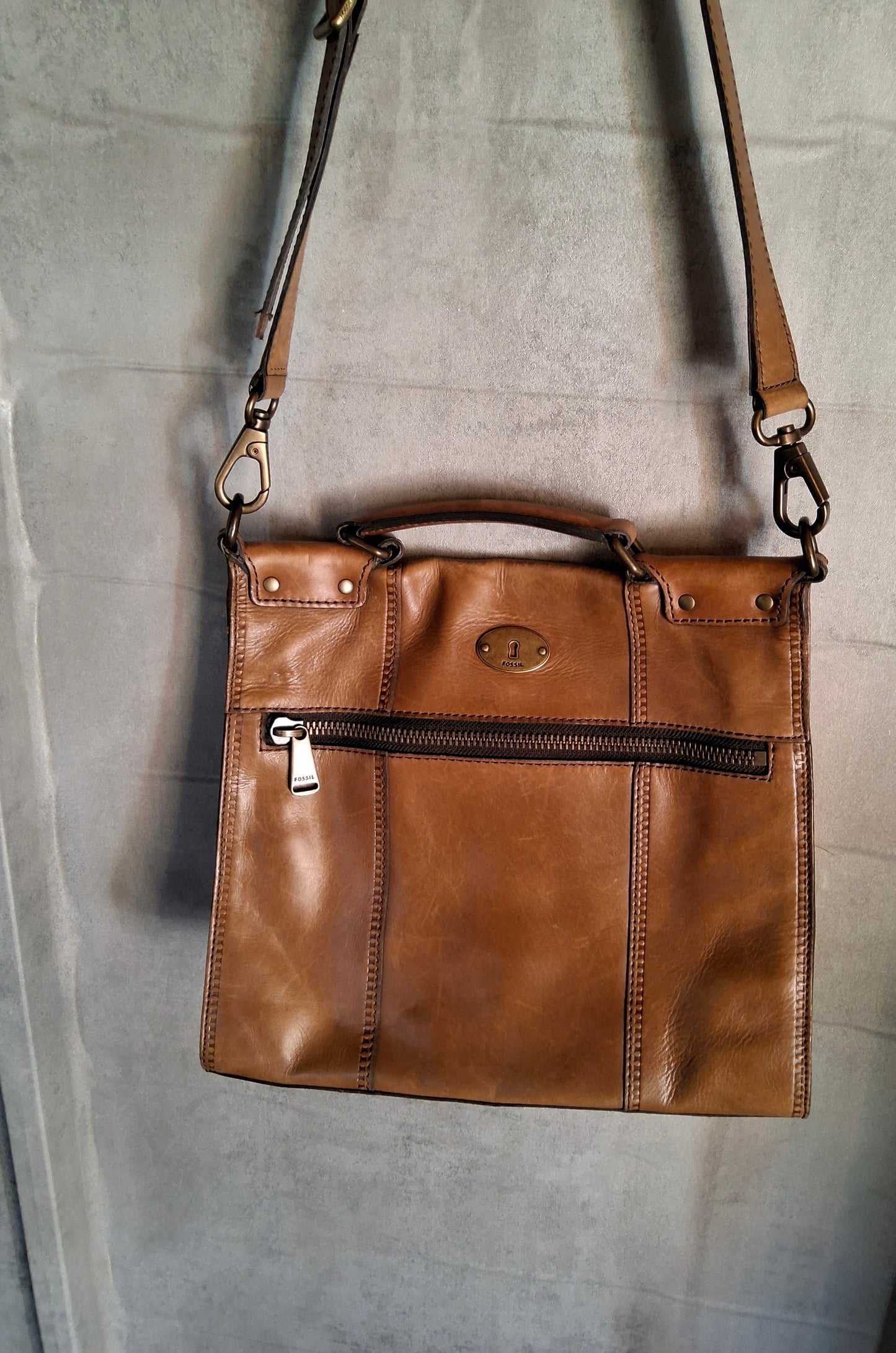 Fossil Brown Leather Satchel Bag – Adjustable Strap & Handle
