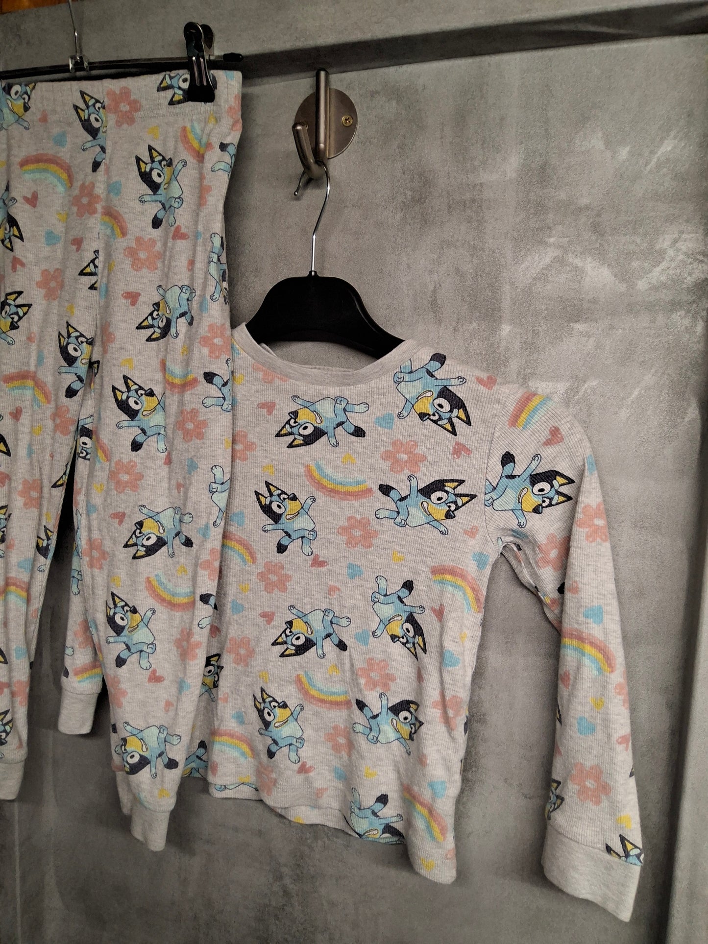 Nutmeg Girls Bluey Grey Winter Pyjamas – Age 5-6 Years – 100% Cotton