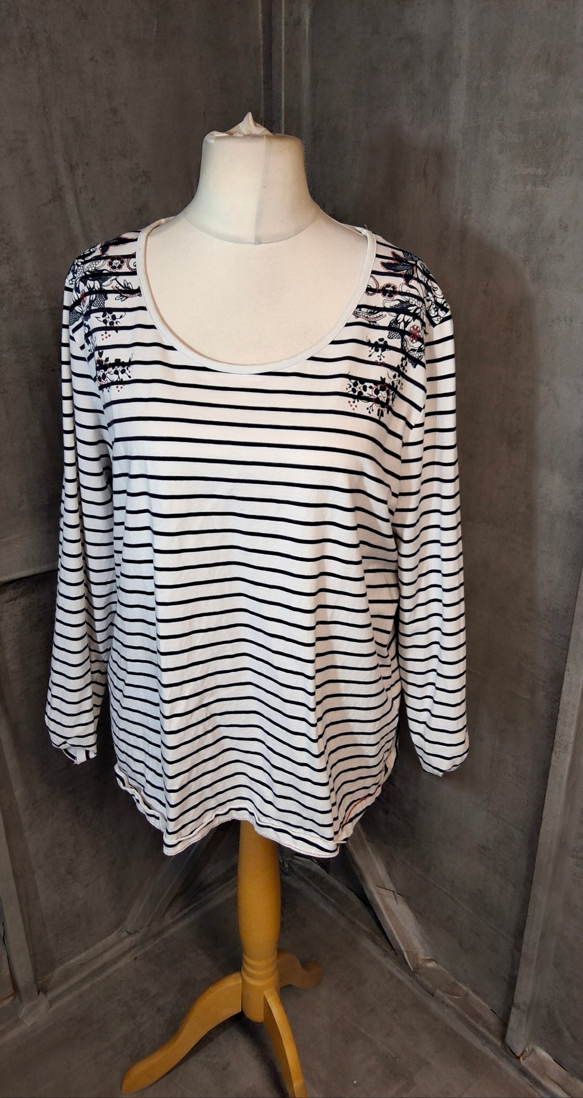 Joe Browns White & Navy Striped T-Shirt with Floral Shoulder Detail – Size 22