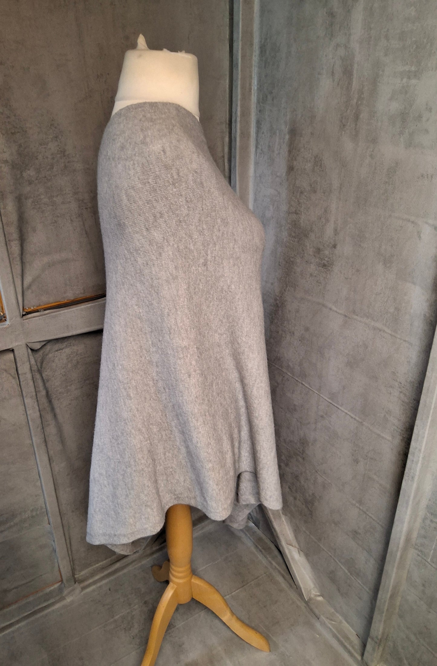 Grey Relaxed Knit Poncho – One Size (UK size 12–20) – Viscose Wool Blend