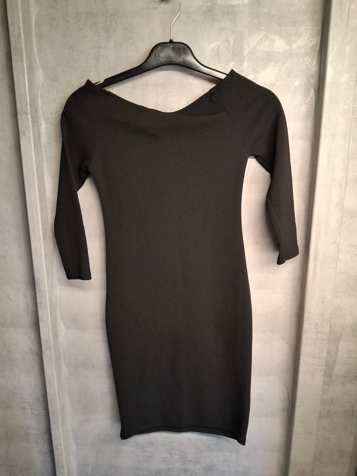 Izabel London Black Floral Bodycon Dress – Size 8 – NWT