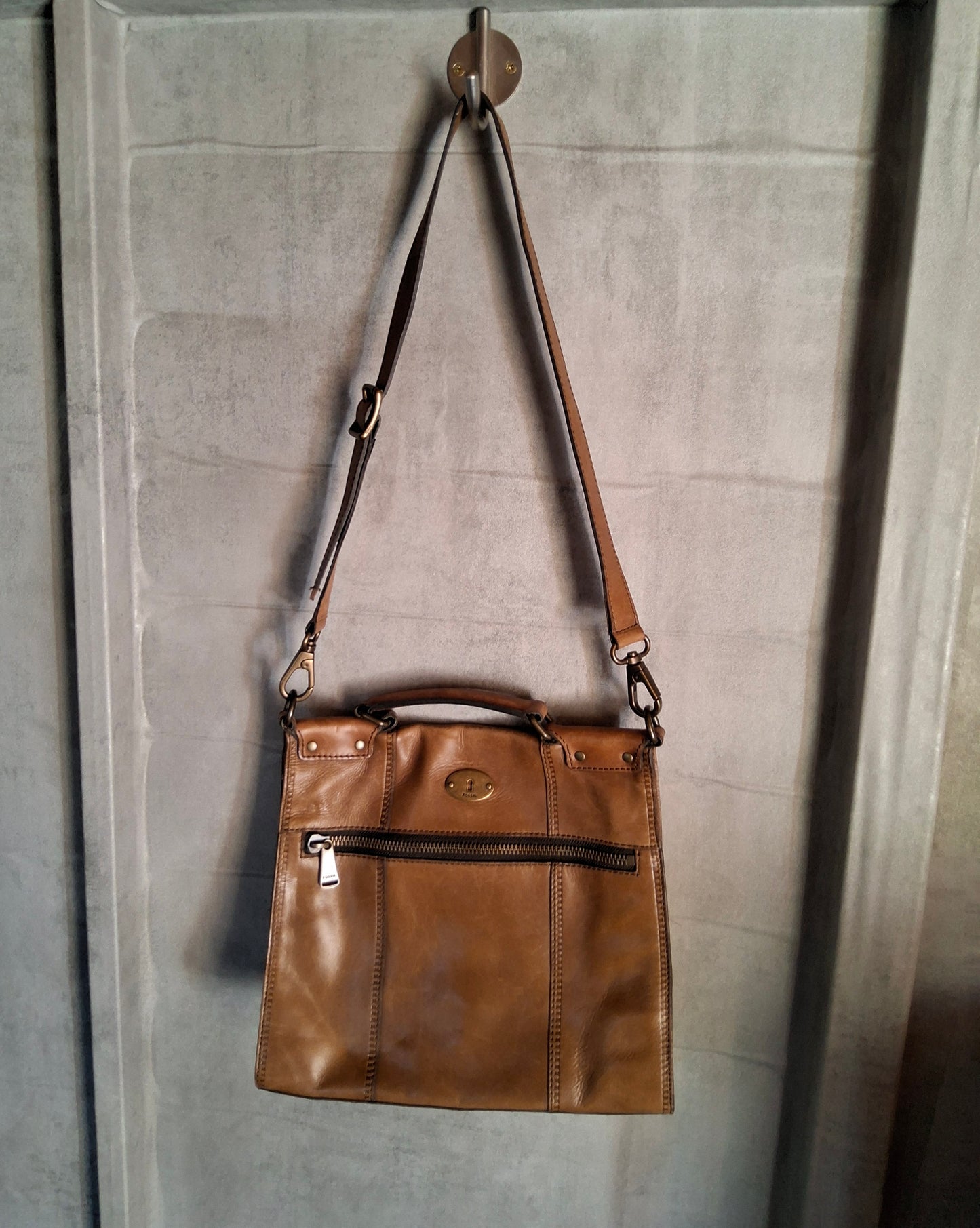 Fossil Brown Leather Satchel Bag – Adjustable Strap & Handle