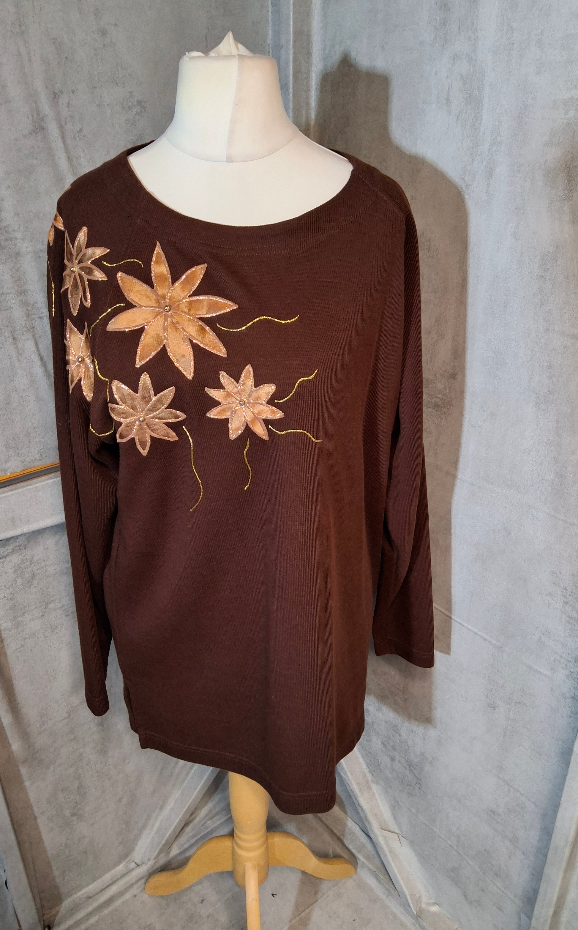 Lesley-Anne Brown Floral Jumper – Size 14/16 (M/L)