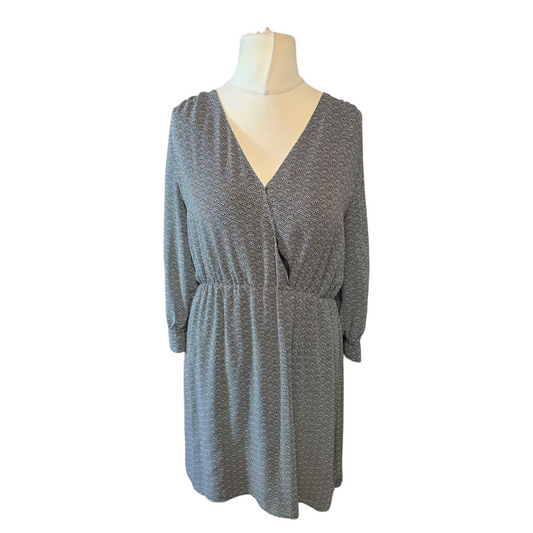 H&M Black & White Patterned Dress – Sheer 3/4 Sleeves, Elasticated Waist – Euro 42 / UK 14