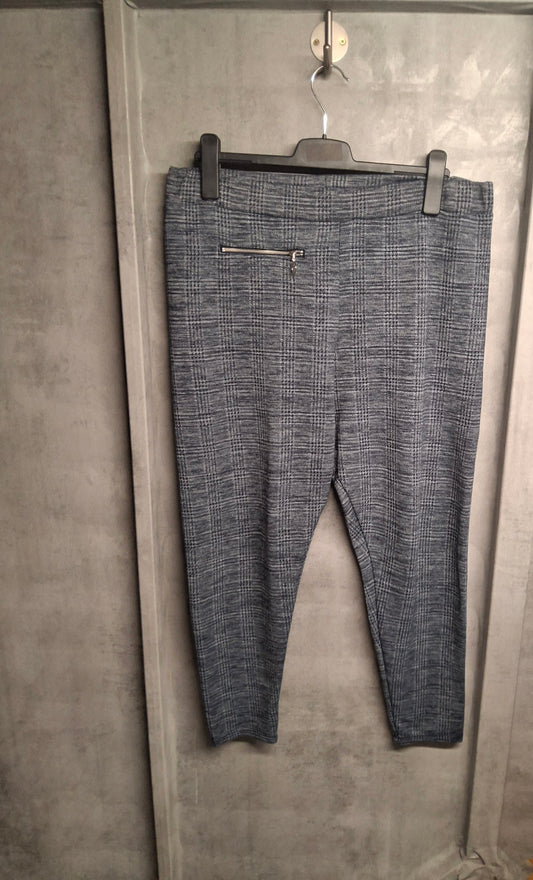 Tu Navy & Grey Checked Skinny Leg Leggings – Size 18
