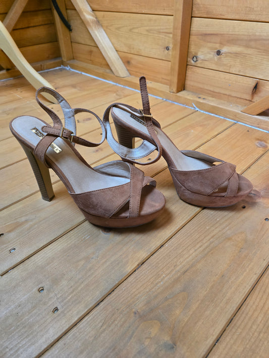 Primark Brown High Heel Open Toe Sandals | Buckle Closure | Heel 13cm | UK 6 | Some Wear