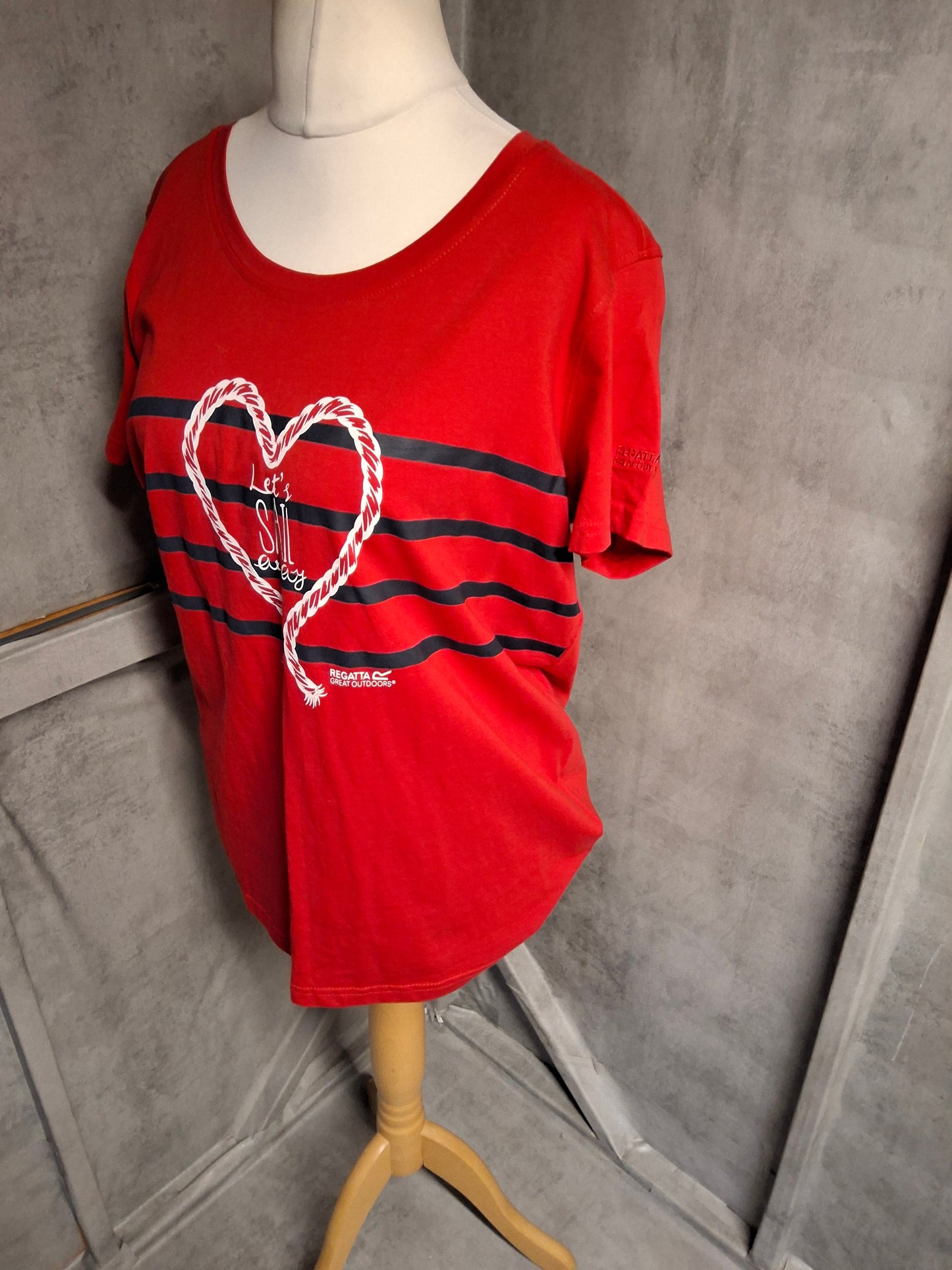 Regatta Red “Let’s Sail Away” Nautical T-Shirt – Size 18 – 100% Cotton