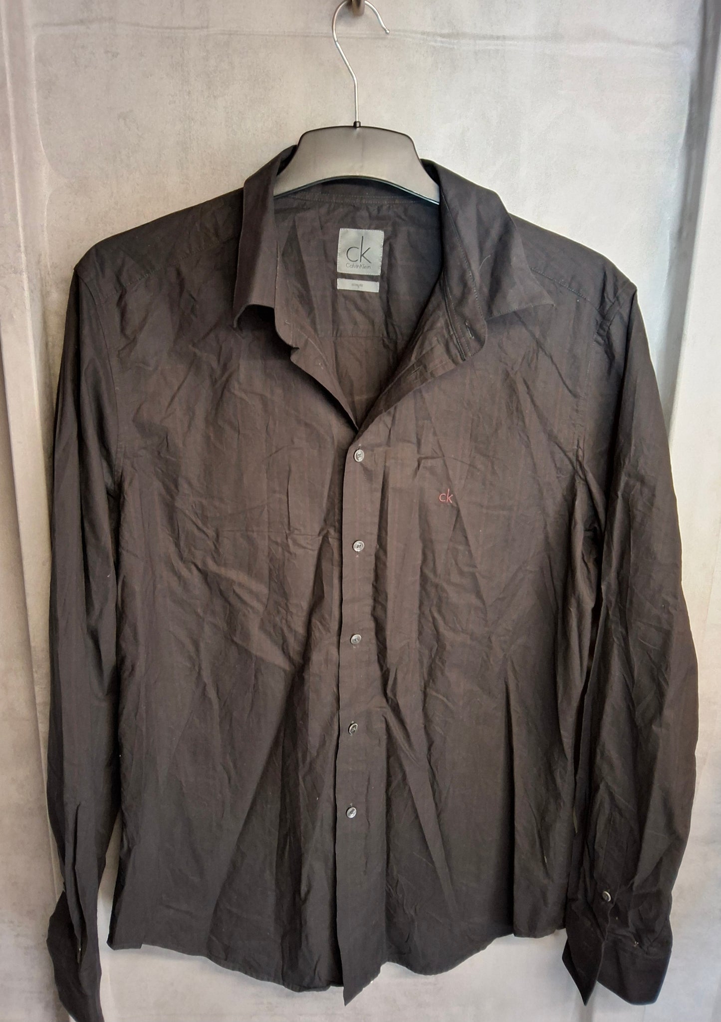 Calvin Klein Black & Burgundy Pinstripe Slim Fit Shirt – Men’s XL – 100% Cotton
