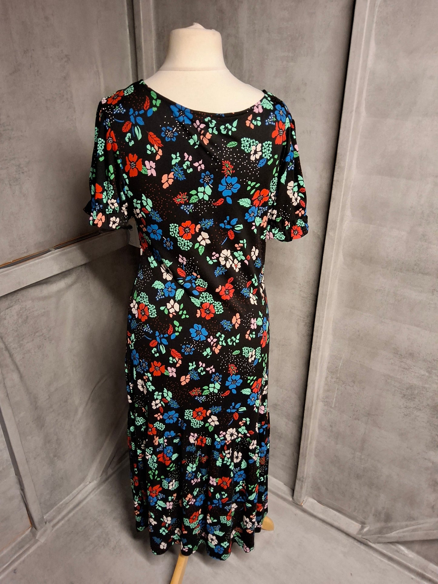 Next Black Multicolour Floral Midi Dress – Size 12 – V-Neck – Button Front – Summer Style