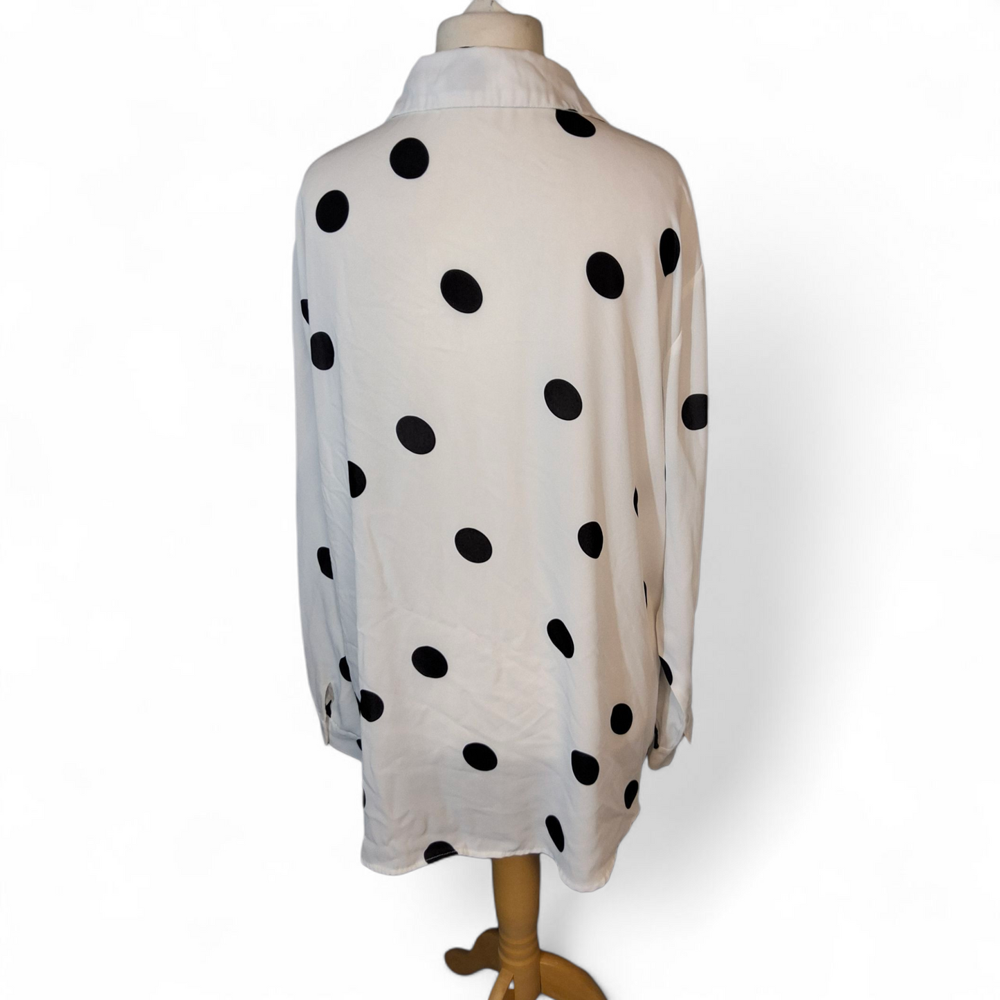 Boohoo Black & White Polka Dot Shirt – Sheer – Longer Length – Size 18