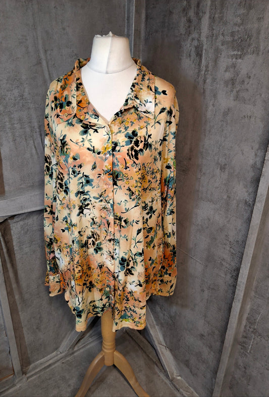 Michelle Hope Coral Orange Floral Shirt – Size 26/28, Stretchy Nylon, Clear Button Design
