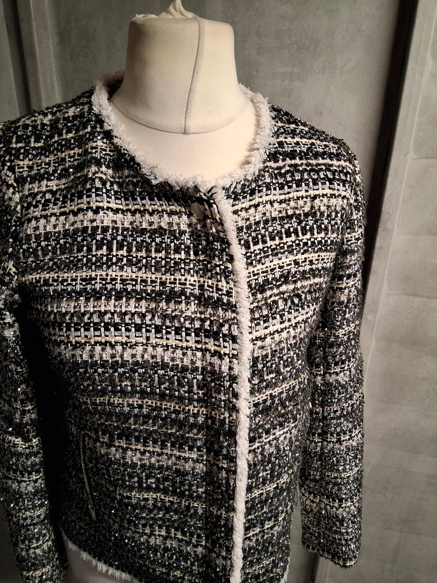 Next Tailoring Black & White Tweed Blazer – Size 10R – Zip Front & Pockets