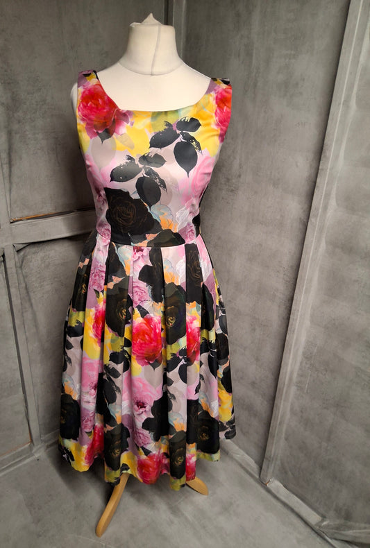 Lindy Bop Multicoloured Floral Pleated Midi Dress – Size 10 – BNWT 🌸✨