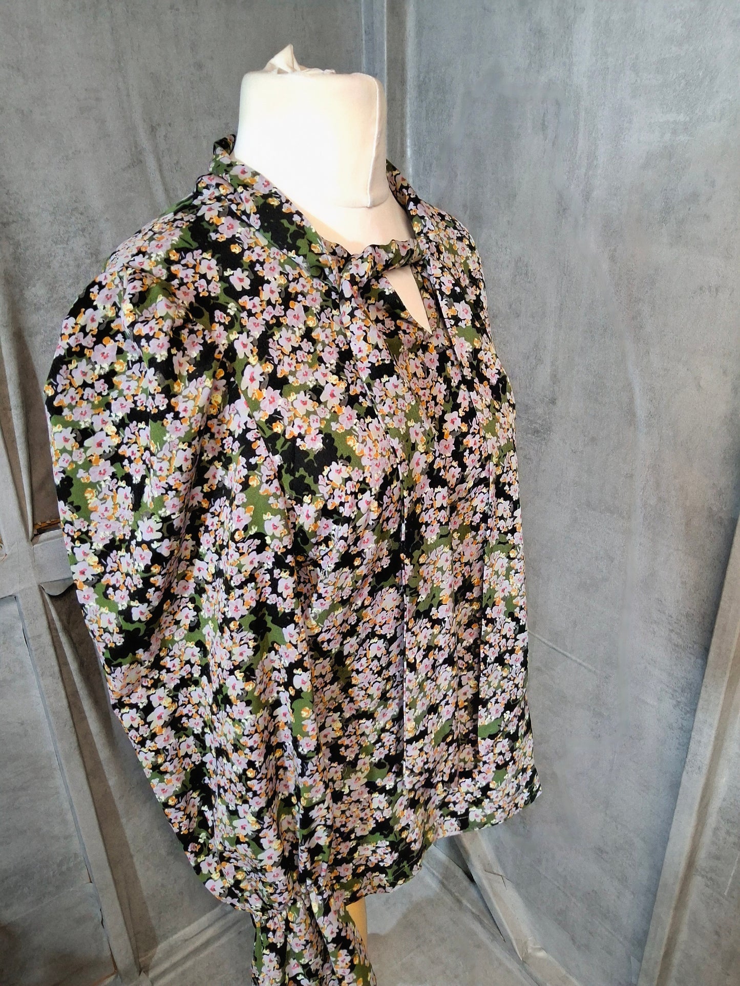 Never Fully Dressed Multicoloured Floral Blouse – Tie Neck & Frilly Cuffs – Size 12