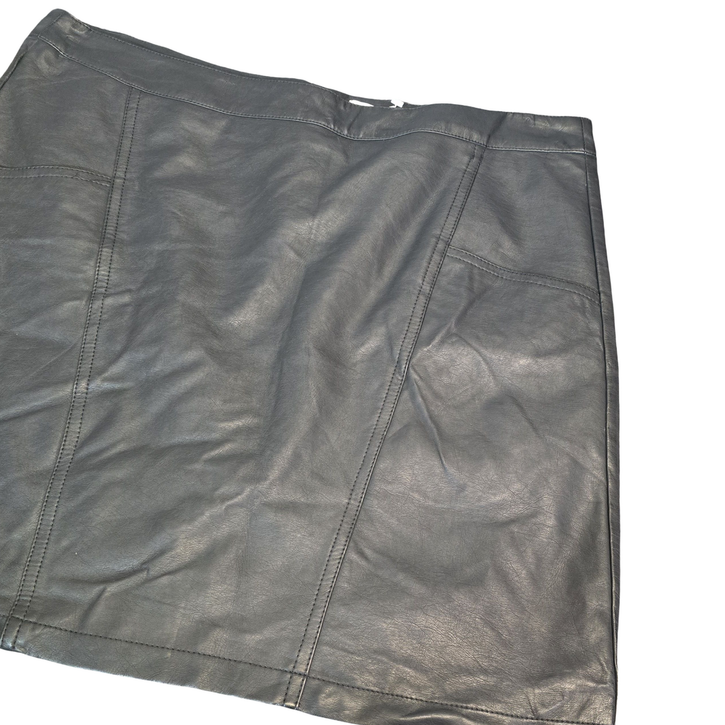Tu Black Faux Leather Mini Skirt – Size 16 – Zip Back