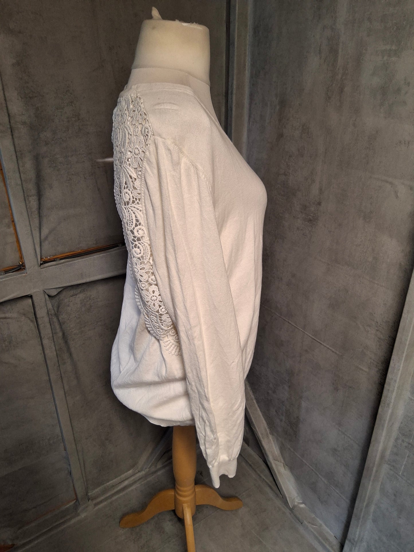 M&S Cream Cotton Jumper – Size 22 – Lace Back Detail