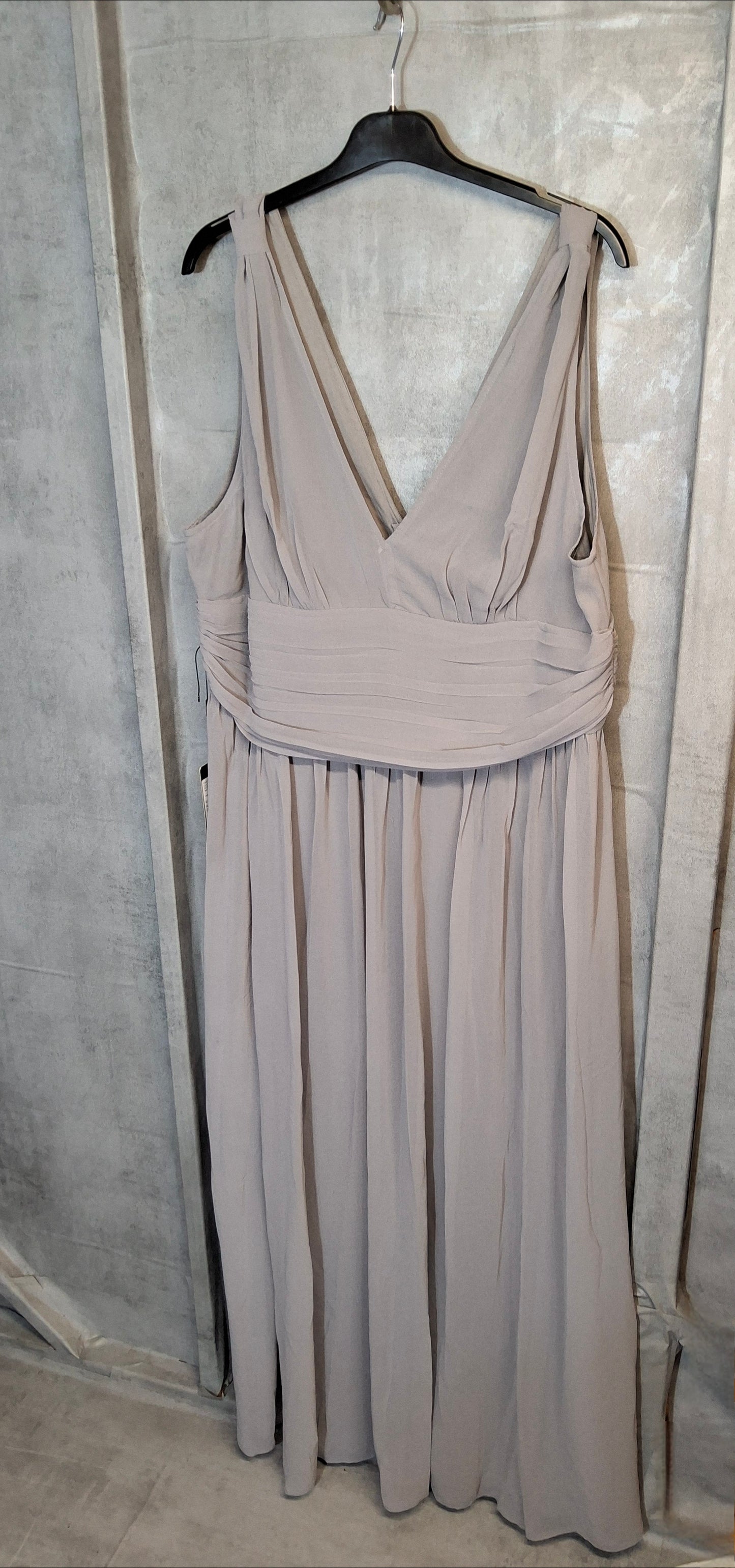 Ever pretty Light Grey Long Sleeveless Formal Bridesmaid Lined Dress New Size 26