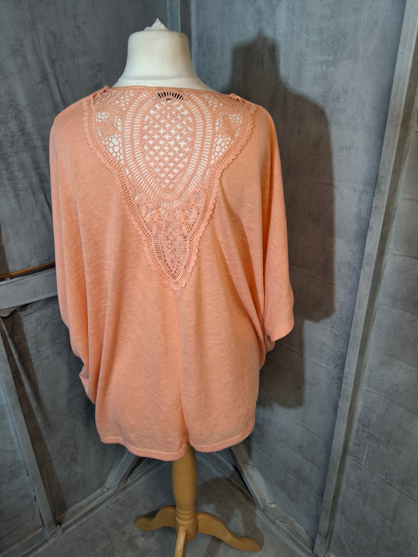 Matalan Coral Oversized Top with Lace Back – Size 20