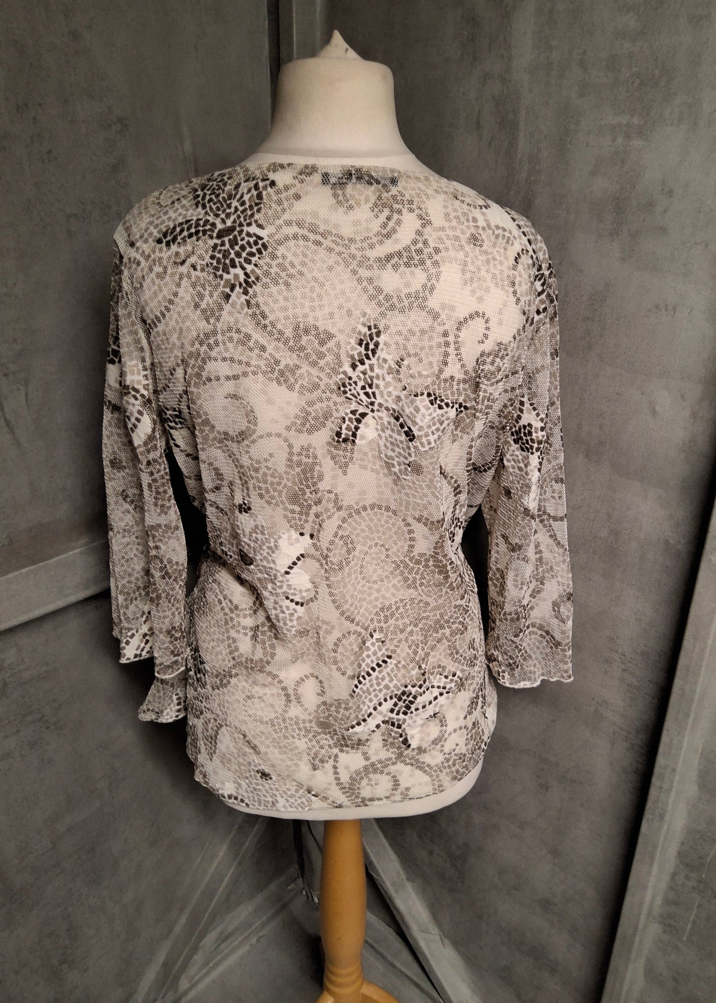 George Brown & White Sheer Wrap Top – Size 18 – Floaty Chic