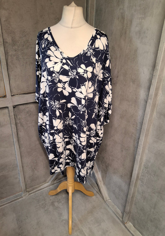 Friends Like These Navy Floral Batwing Dress – Size 20 NWT Viscose Comfort
