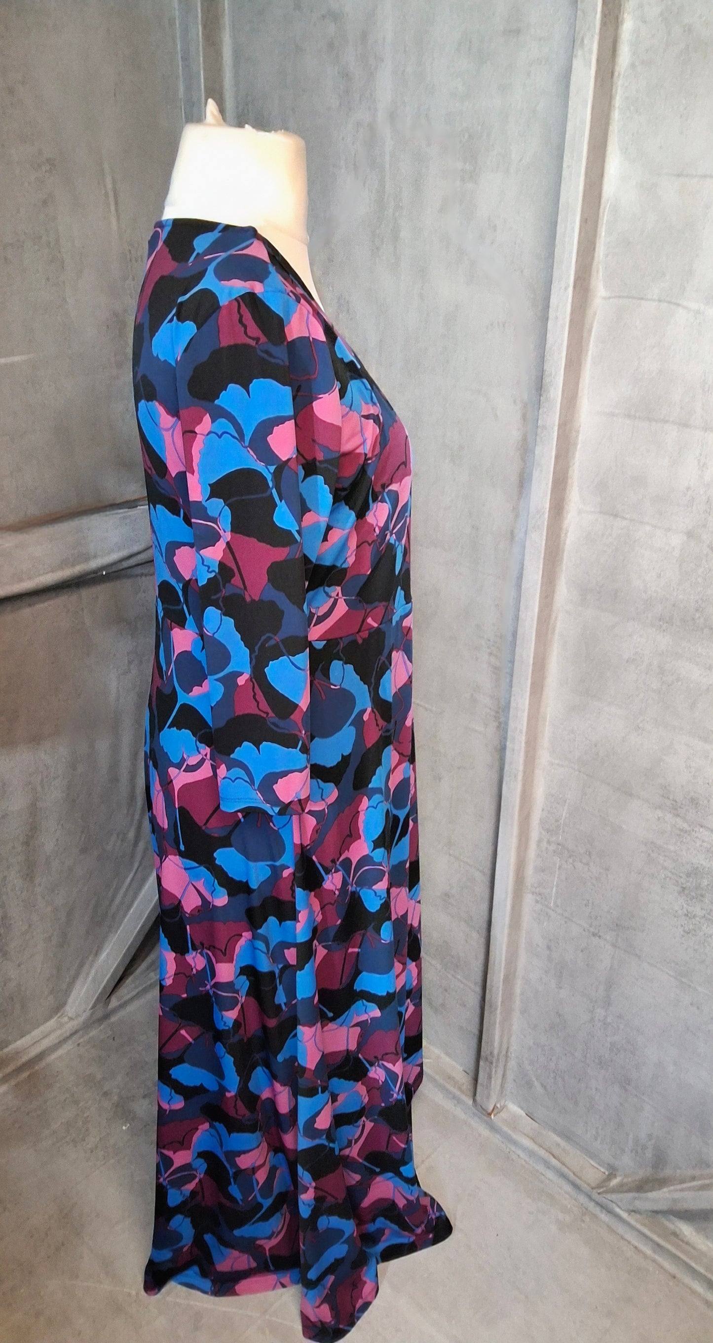 Du Jour Blue, Pink & Red Floral Long Dress – Size M (UK size 10/12) – Stretch Polyester