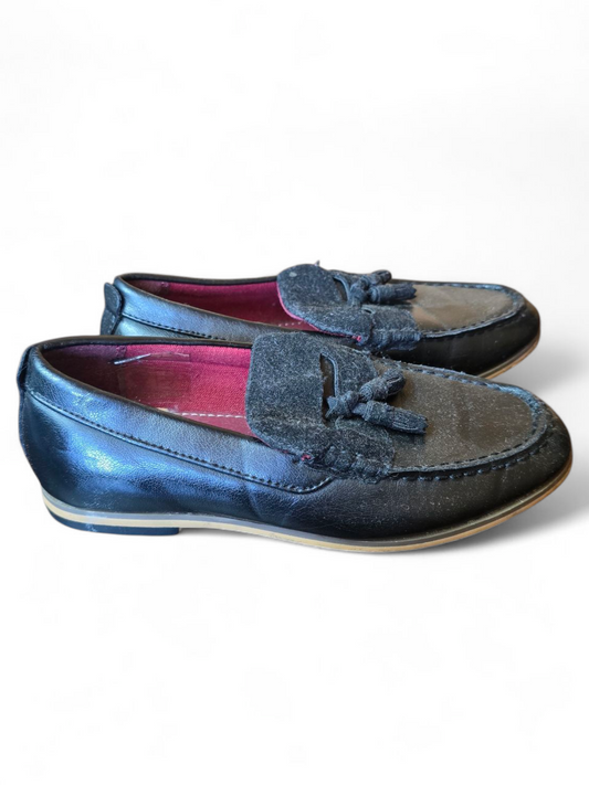 River Island Girls Black Slip-On School Shoes Size 12 – Tassel Detail, Minor Marks on Sole