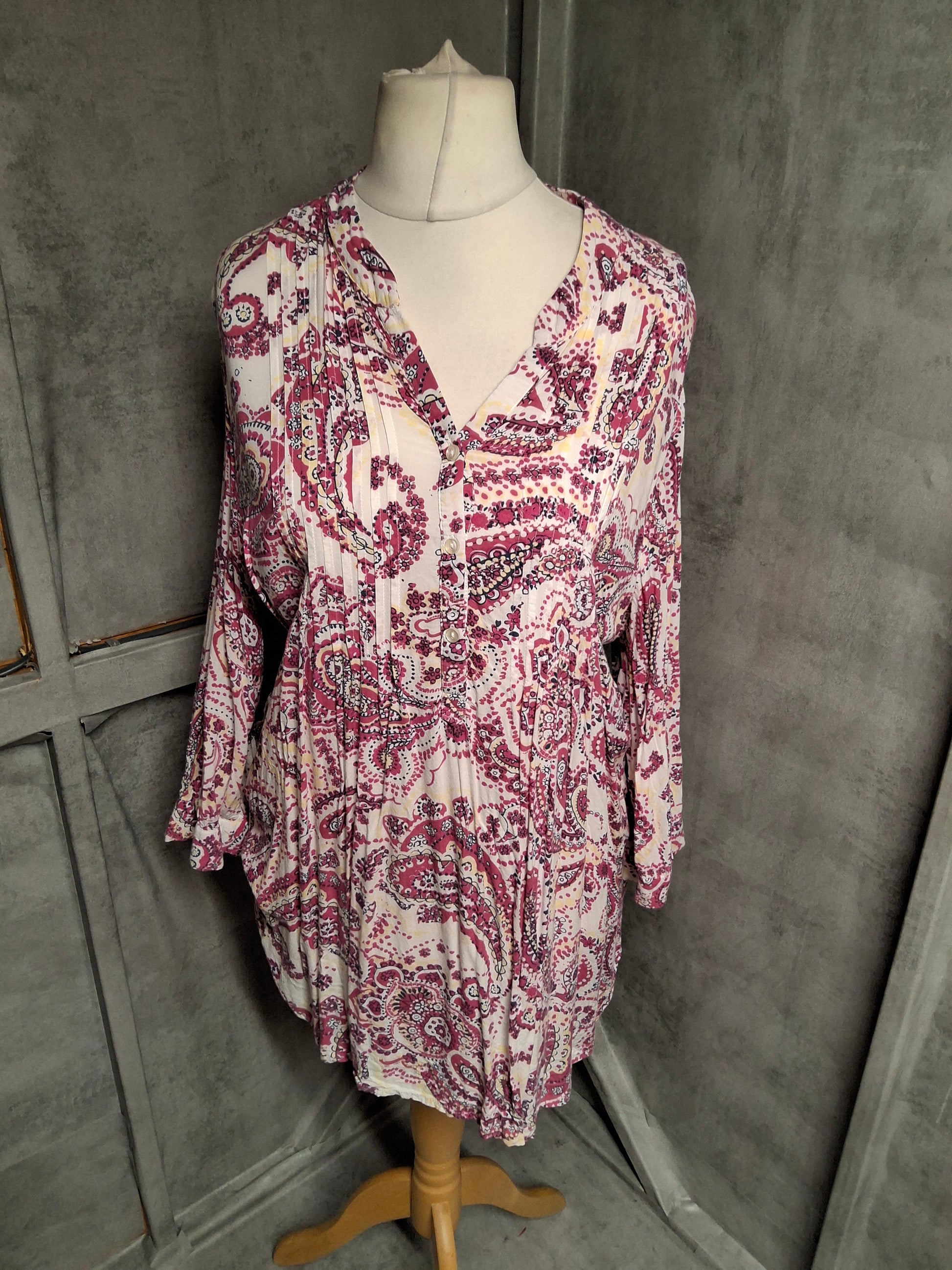 Damart Size 20 Pink Paisley Tunic Top – V-Neck, ¾ Sleeve, Crinkle Style