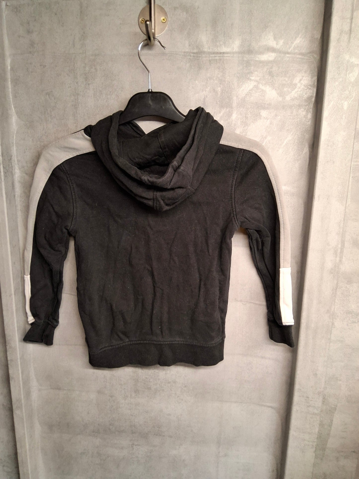 George Boys’ Black Hoodie – Age 6–7 Years – Grey & White Sleeve Detail – Casual Sweatshirt
