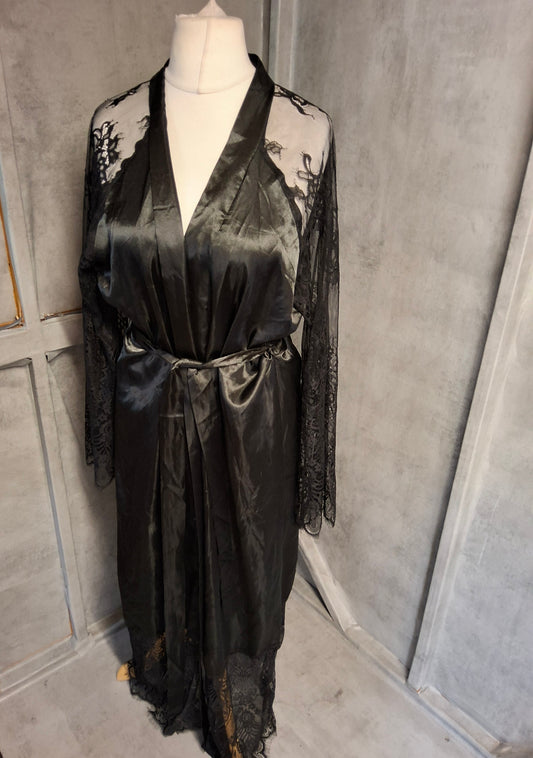 Love & Other Things Black Lace Full-Length Dressing Gown – Size L (Fits 12/14) – NWT