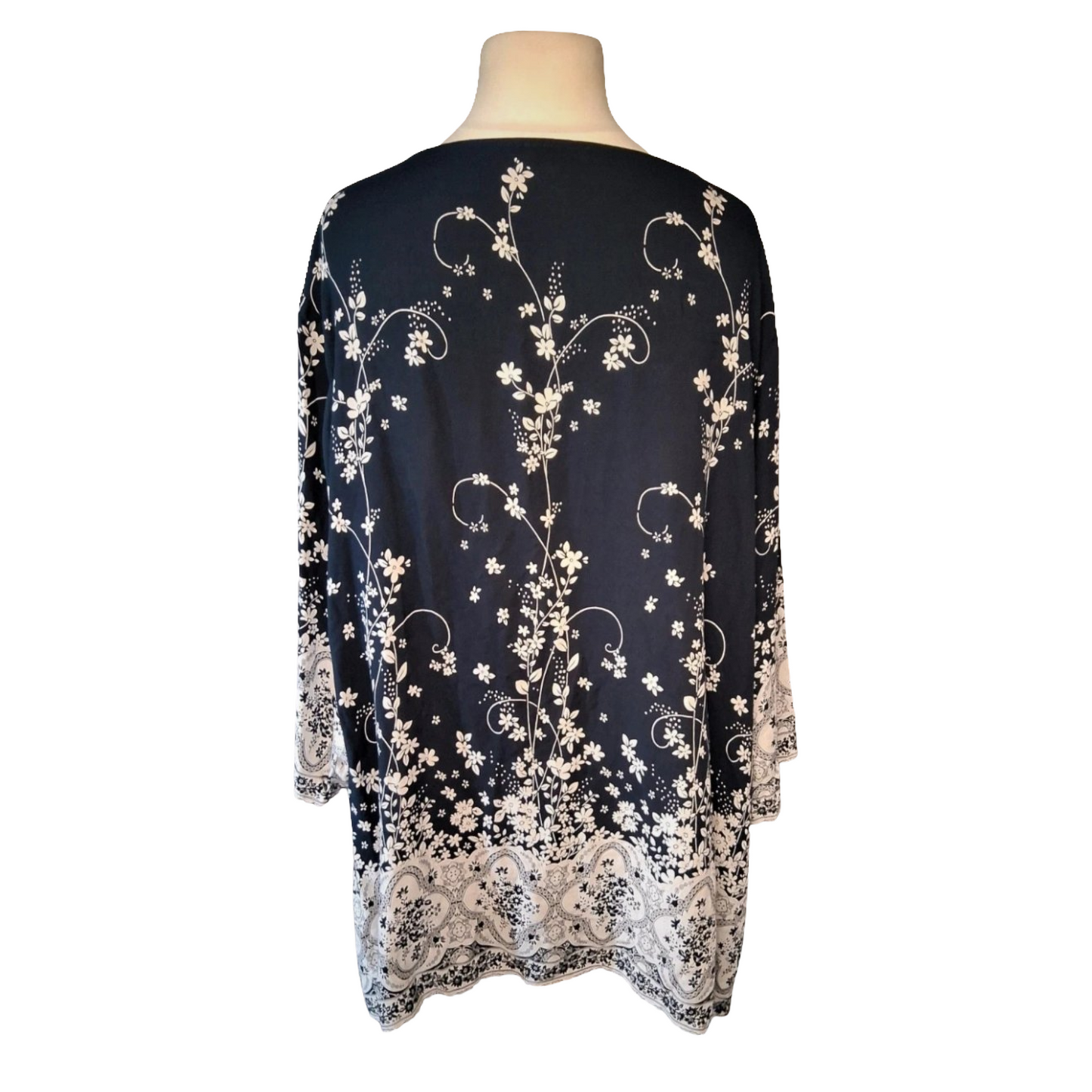 Damart Navy & White Floral Tunic Top – Size 26 – ¾ Sleeves – 100% Viscose