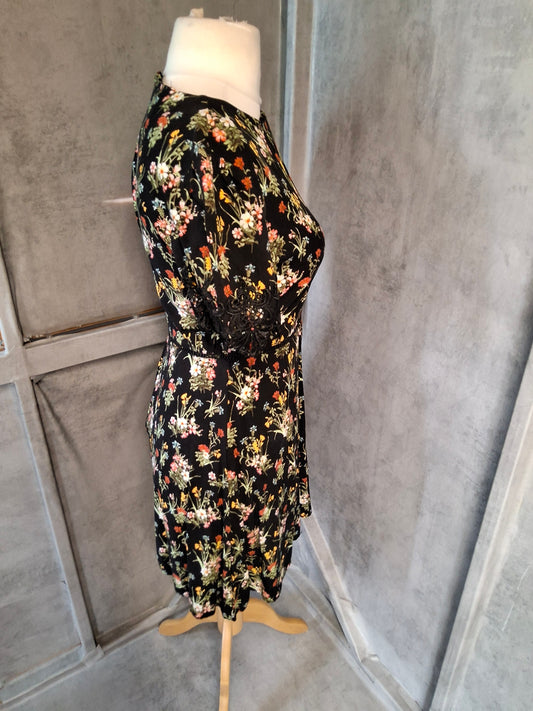 Oasis Black Floral Dress Size 10 – Lace Sleeves & Zip Back